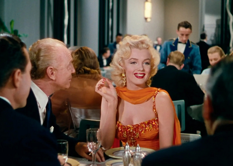 LES HOMMES PREFERENT LES BLONDES (1)